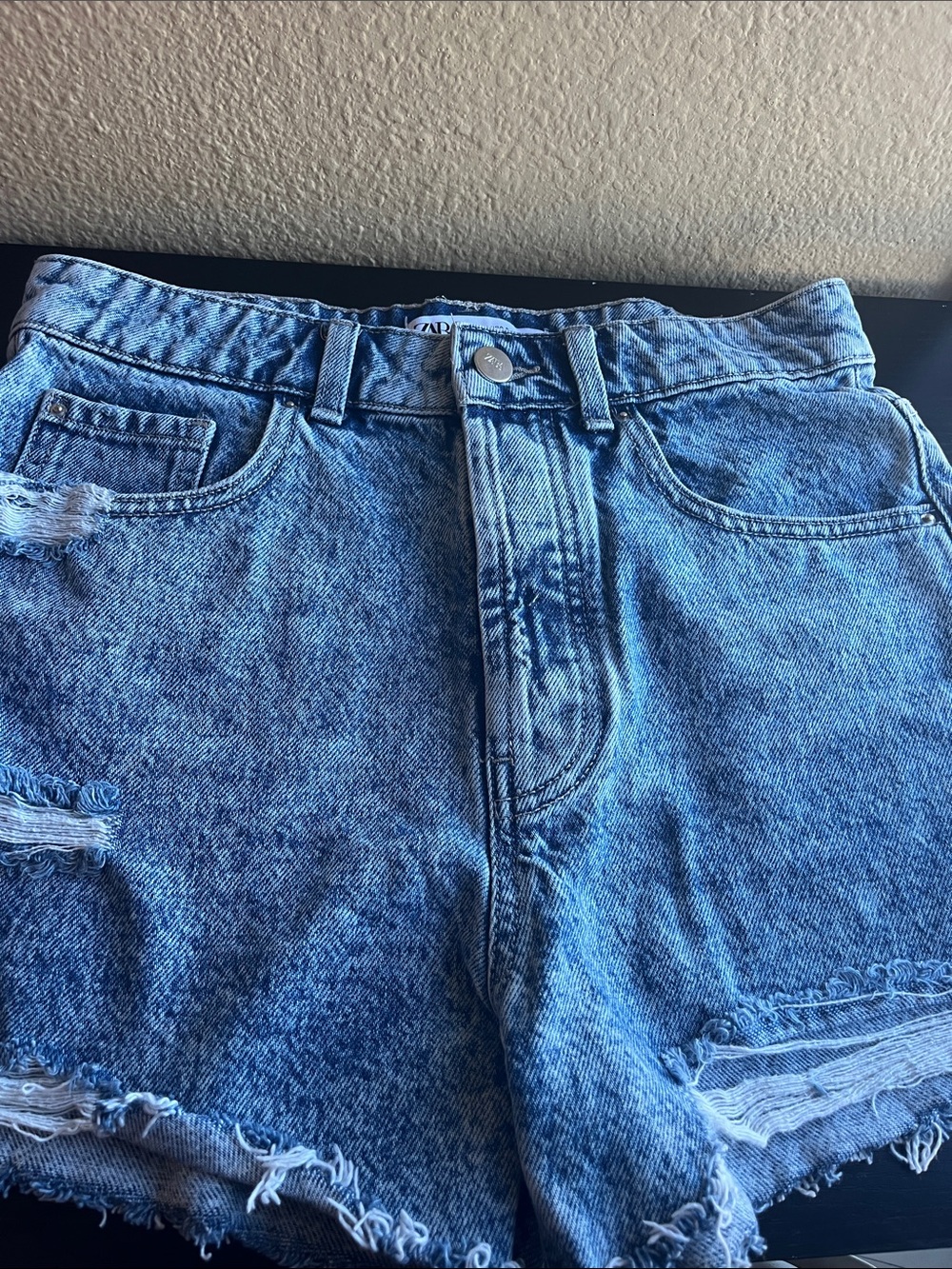 Zara Blue Ripped Denim Shorts - Picture 2 of 3